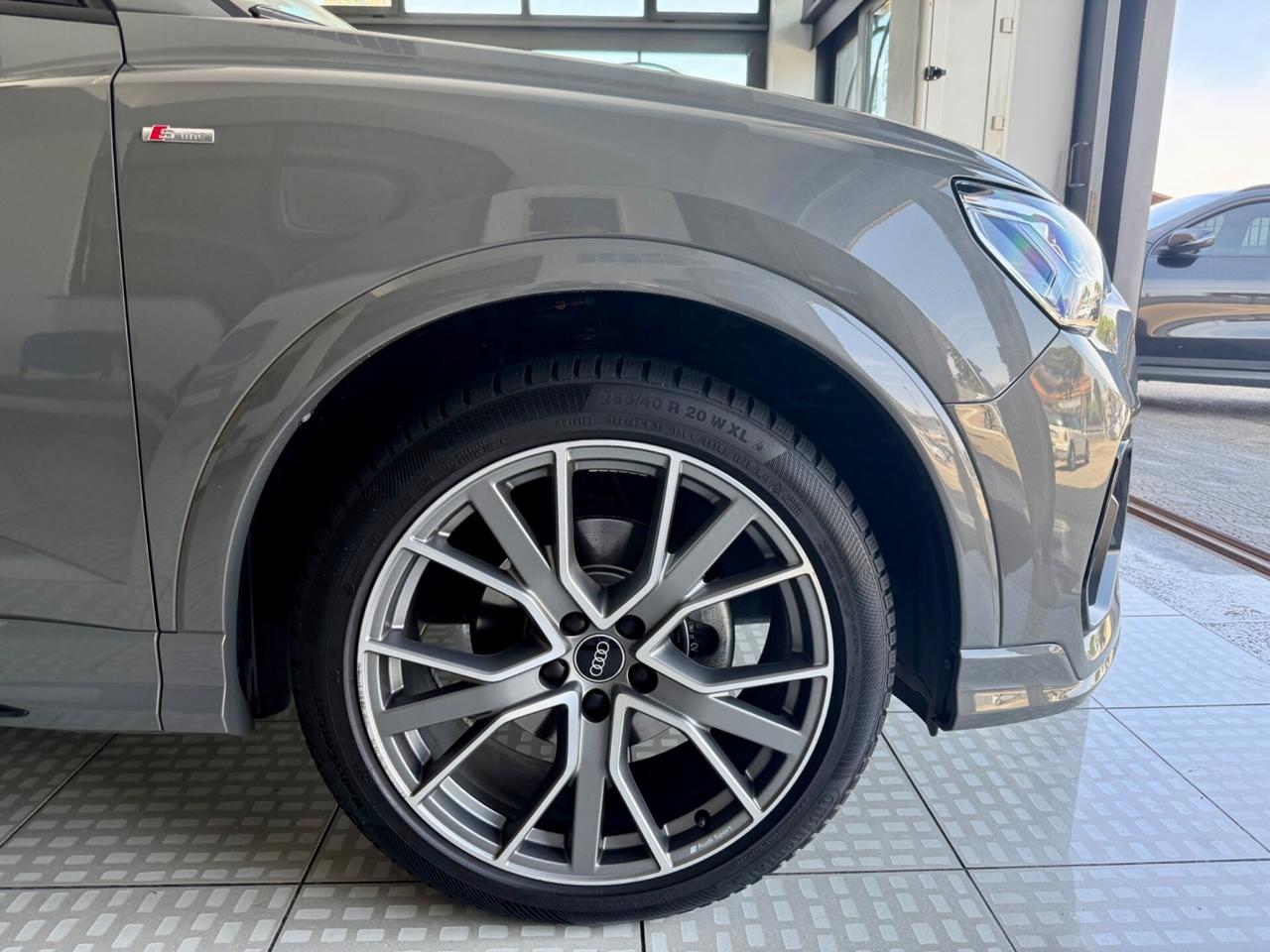 Audi Q3 35 TDI S tronic Identity Black SLine