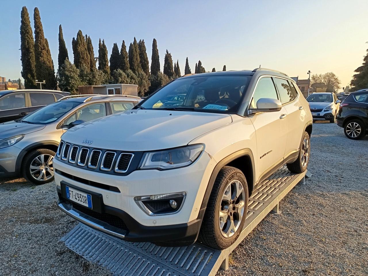 Jeep Compass 1.4 MultiAir 170 CV aut. 4WD Limited tUA A 269 €/ Mese