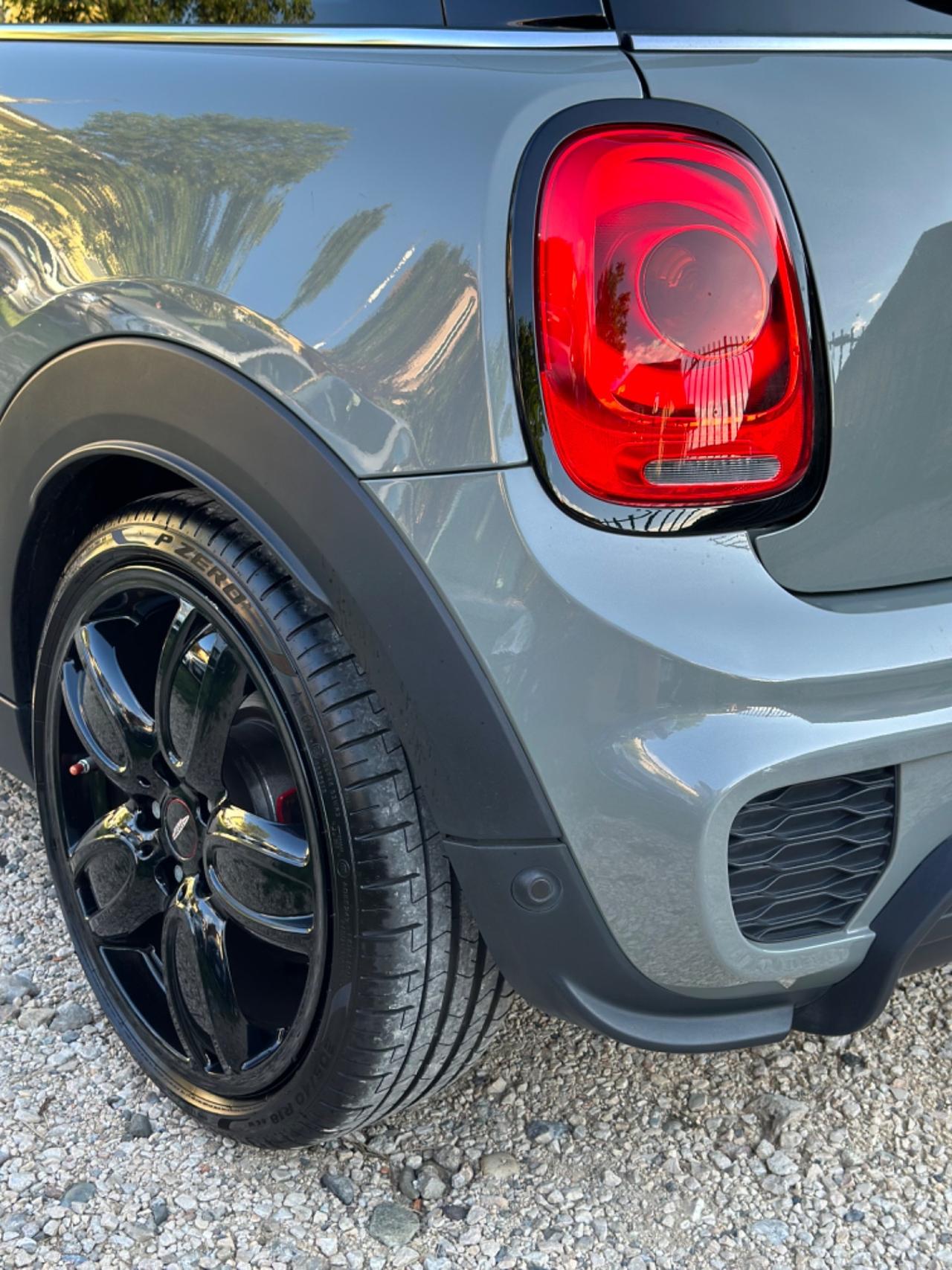 Mini COOPER JCW 233CV FULLOPT KMCERT UNICOPR
