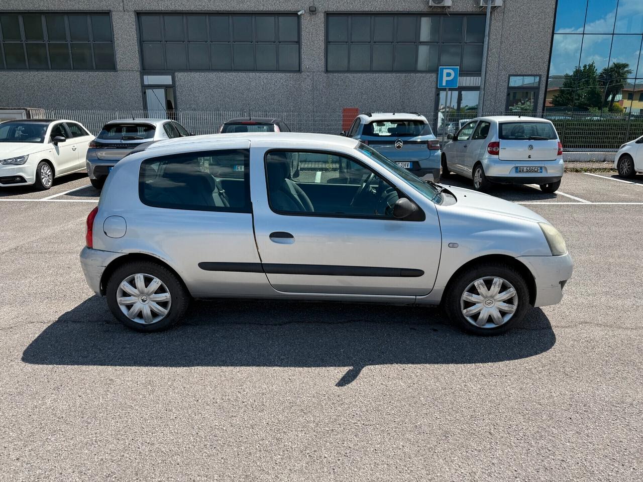 Renault Clio 1.2 16V 3 porte Dynamique