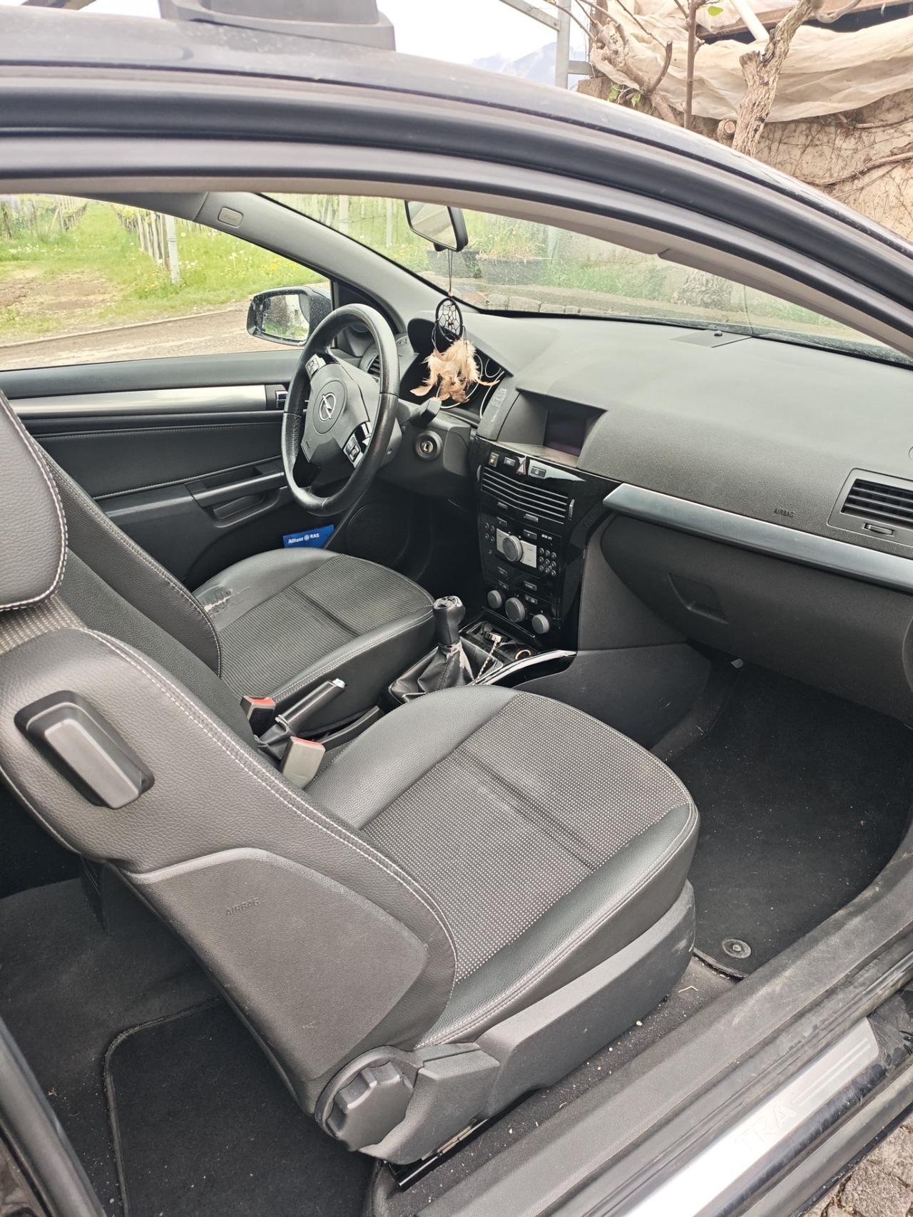 Opel Astra GTC 1.6 16V VVT 3 porte Cosmo
