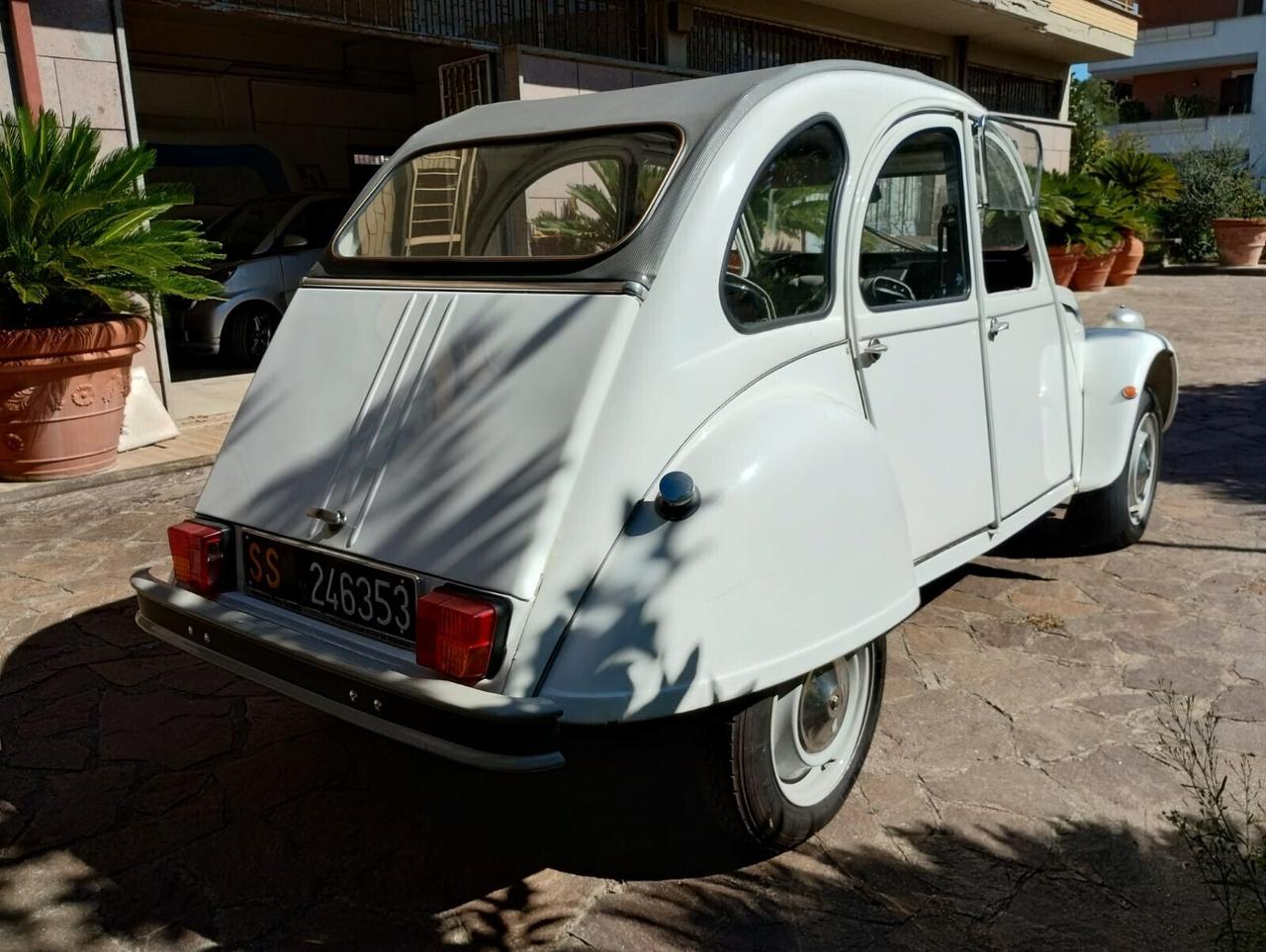 Citroen 2CV 6 Special