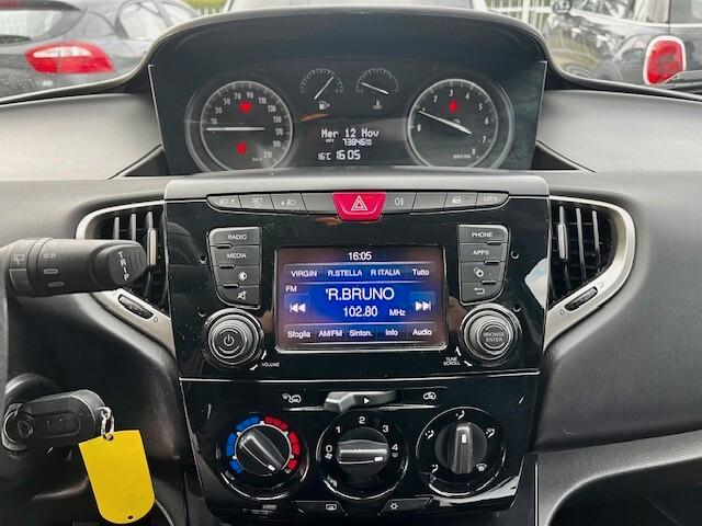 Lancia Ypsilon BLACK 1.2 69cv " SENSORI DI PARCHEGGIO/BLUETOOTH/.