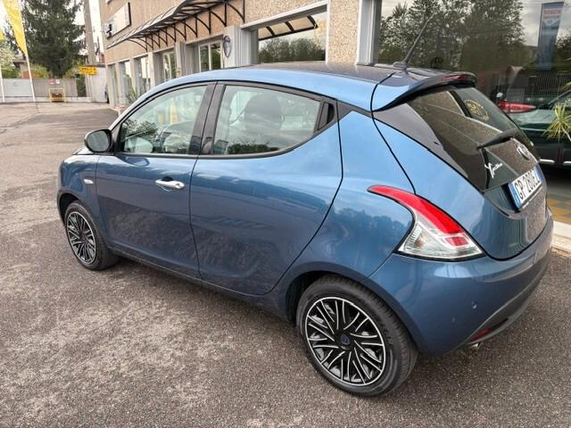 Lancia Ypsilon 1.0 FireFly 5 porte S&S Hybrid Gold Plus