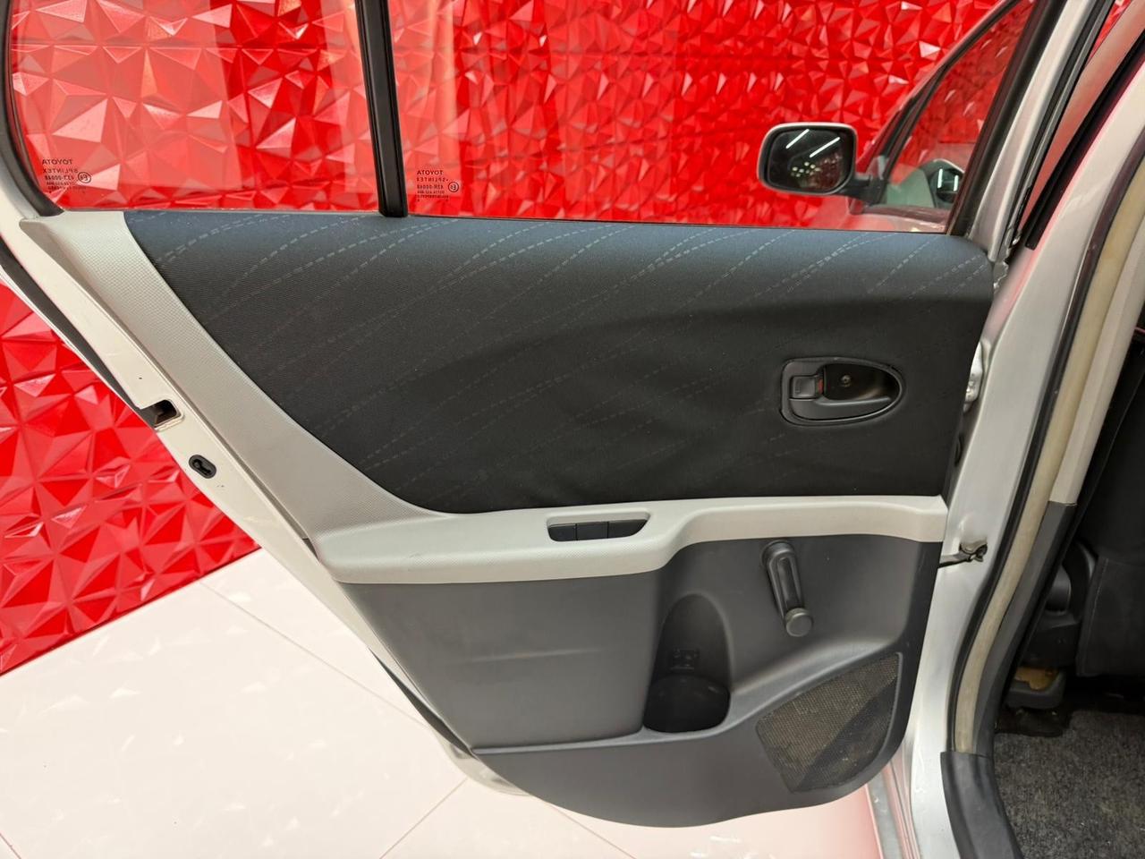 Toyota Yaris 1.0 5 porte Sol OK NEOPATENTATI