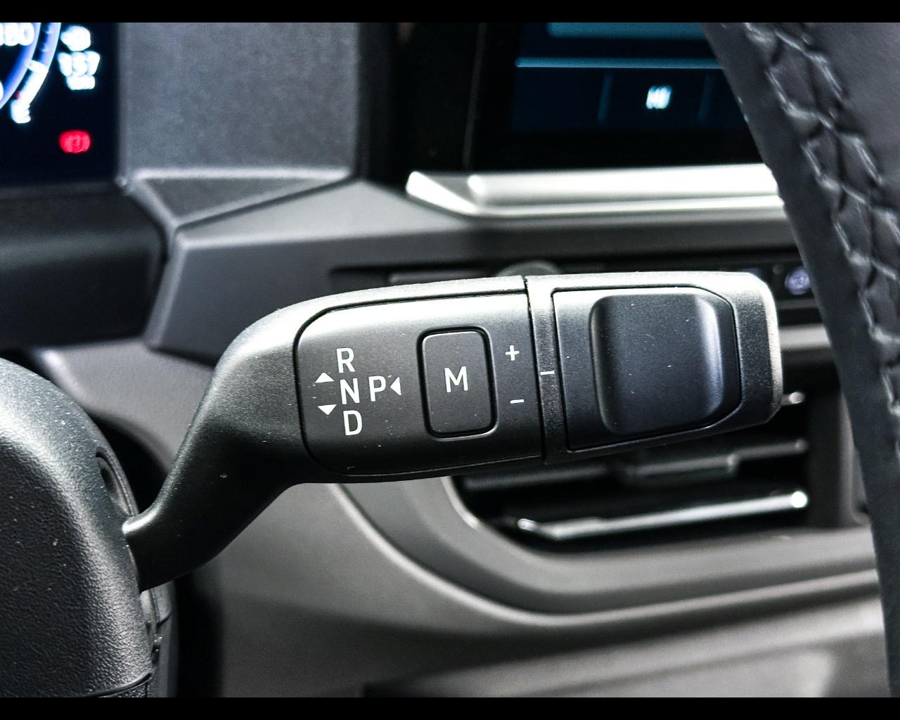 VOLKSWAGEN Caravelle 7ª '25-> - Caravelle 2.0 TDI 150CV PC Life