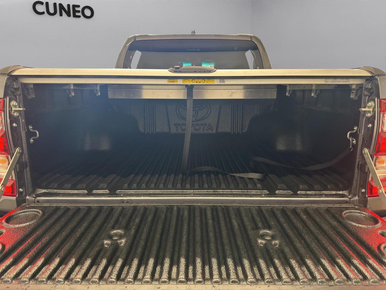 Toyota Hilux 2.8 d double cab Invincible 4wd auto