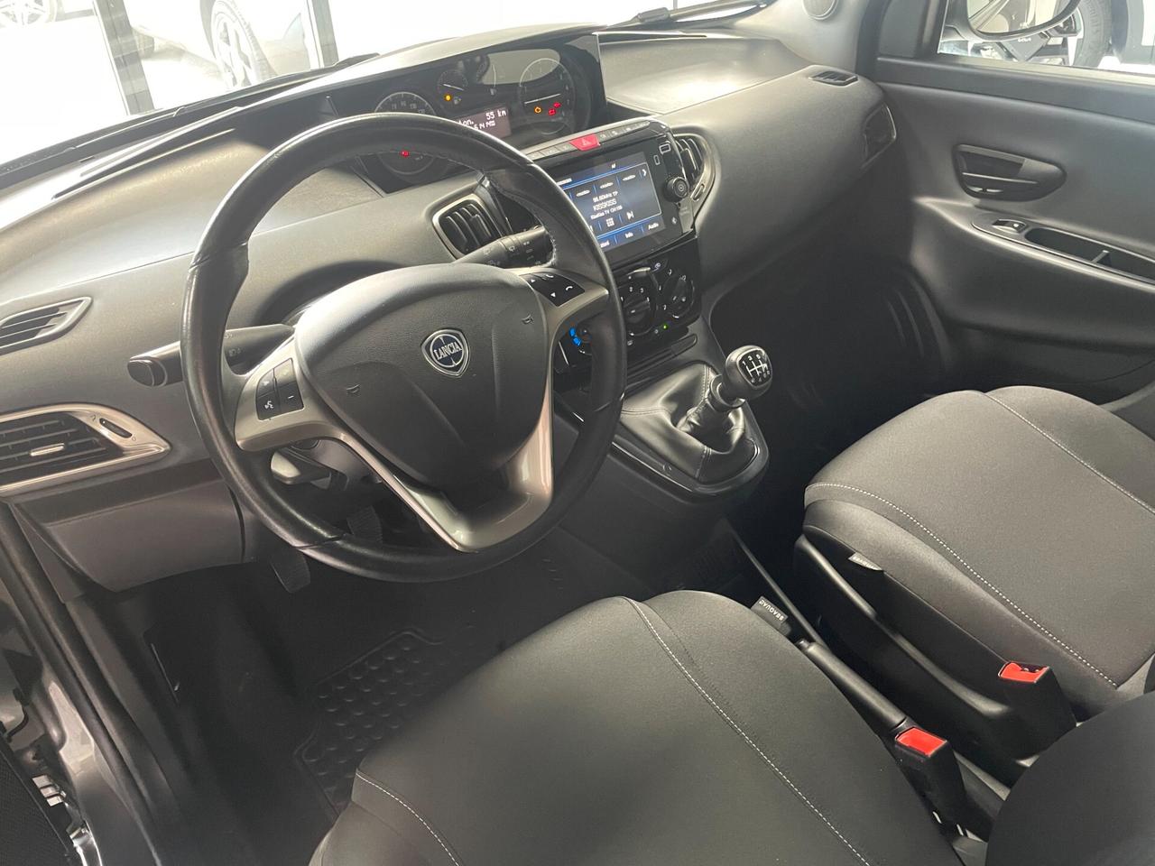 Lancia Ypsilon 1.0 FireFly 5 porte S&S Hybrid Gold