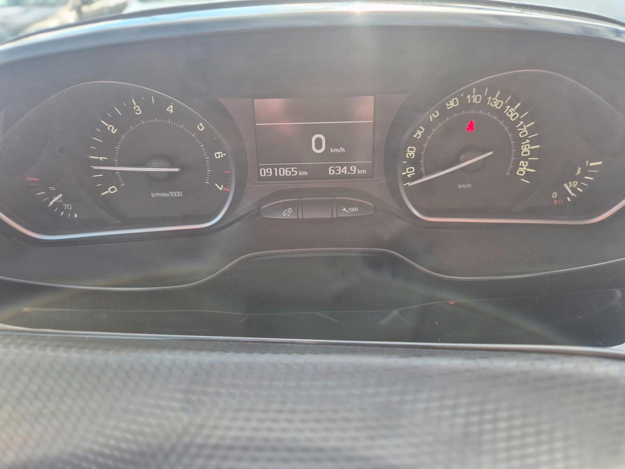 Peugeot 208 1.2 82 5 porte Allure 91000 KM