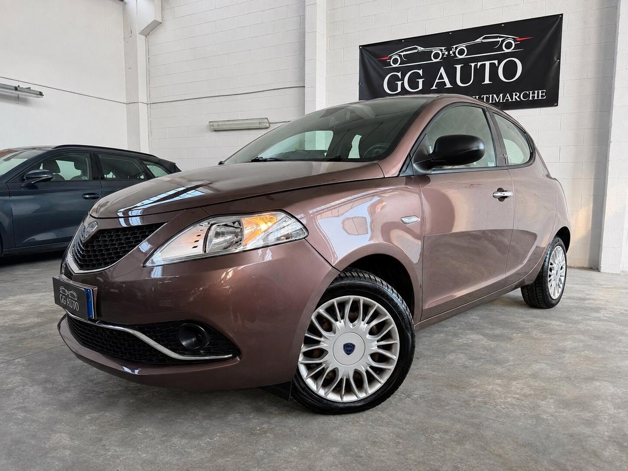Lancia Ypsilon 1.2 69 CV 5 porte Silver
