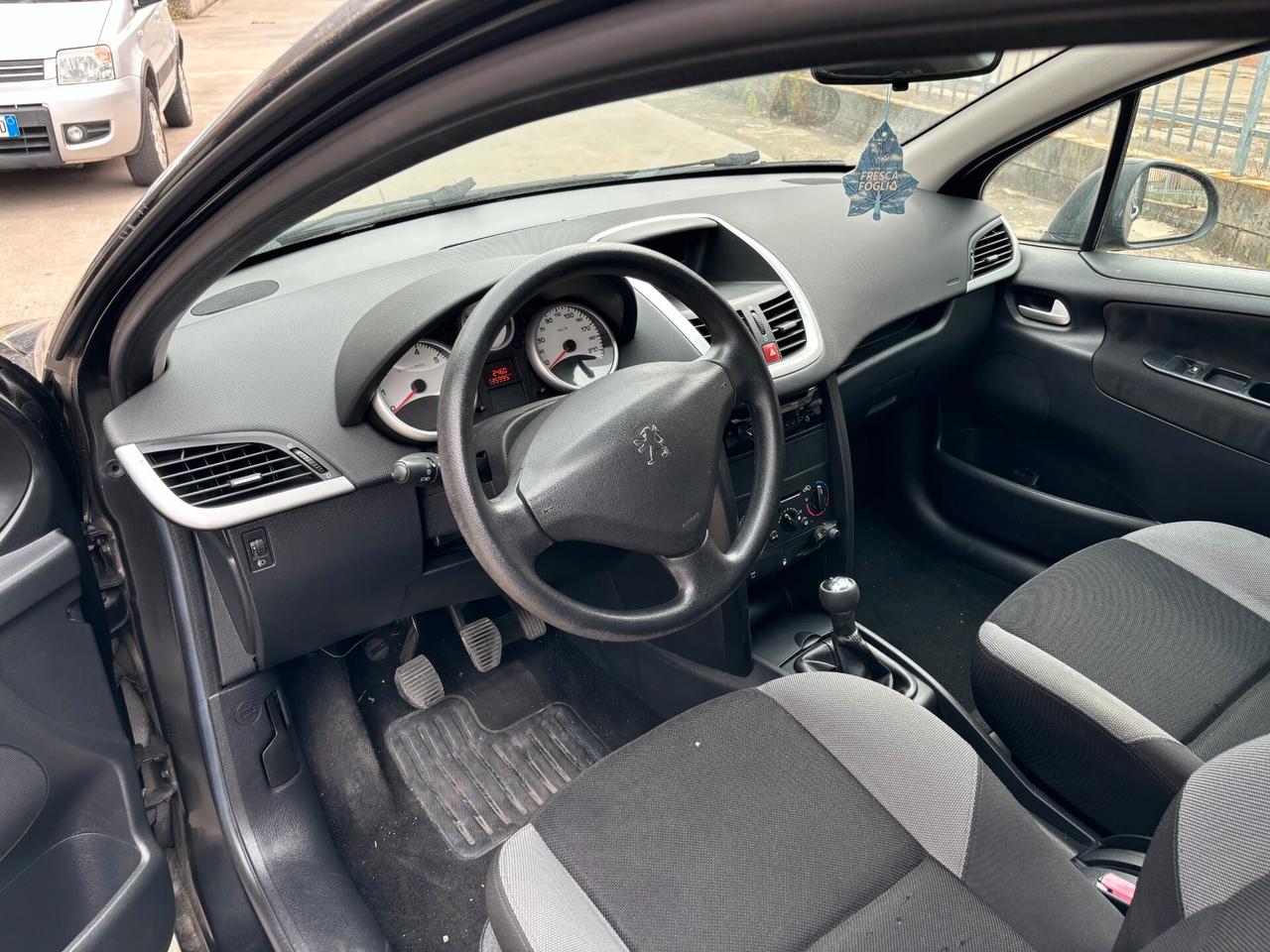 Peugeot 207 1.4 8V 75CV 3p. ONE Line