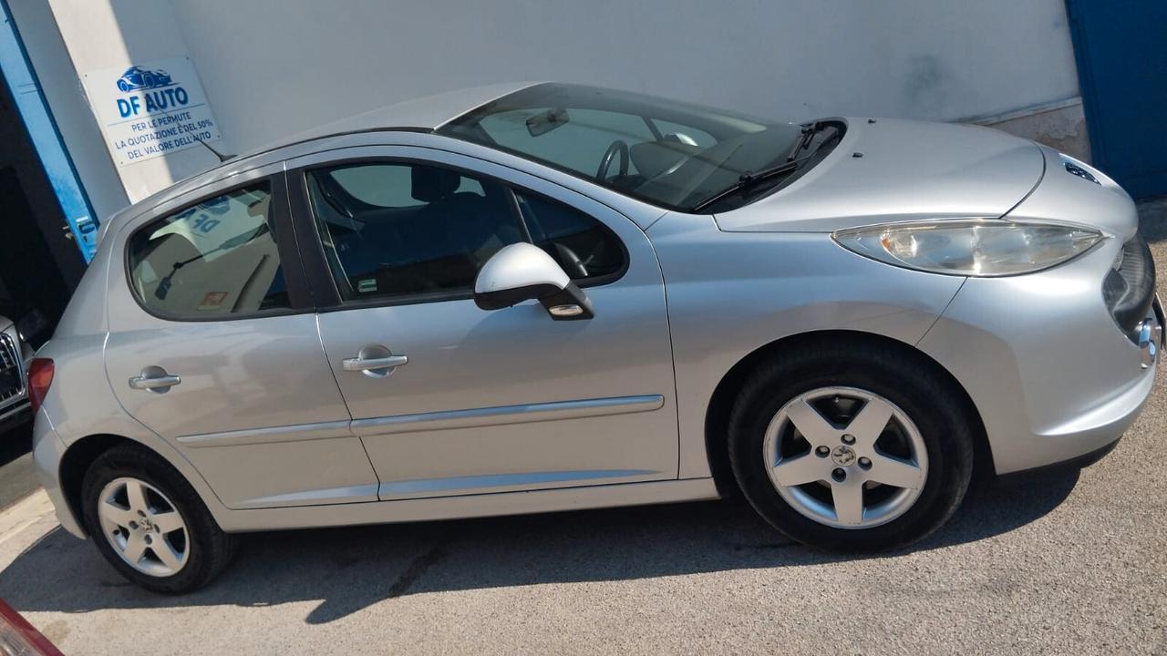 Peugeot 207 1.4 VTi 95CV 5p. ONE Line