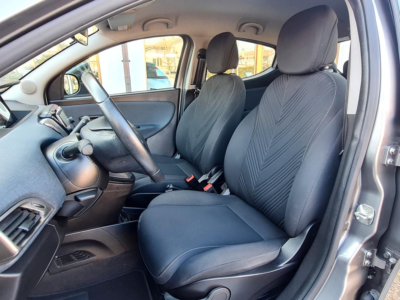 Lancia Ypsilon 1.0 FireFly 5 Posti Hybrid Ecochic Gold