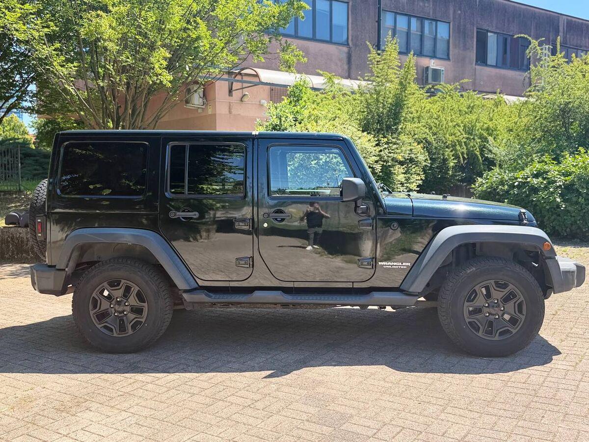 Jeep Wrangler Unlimited 2.8 crd Sahara auto