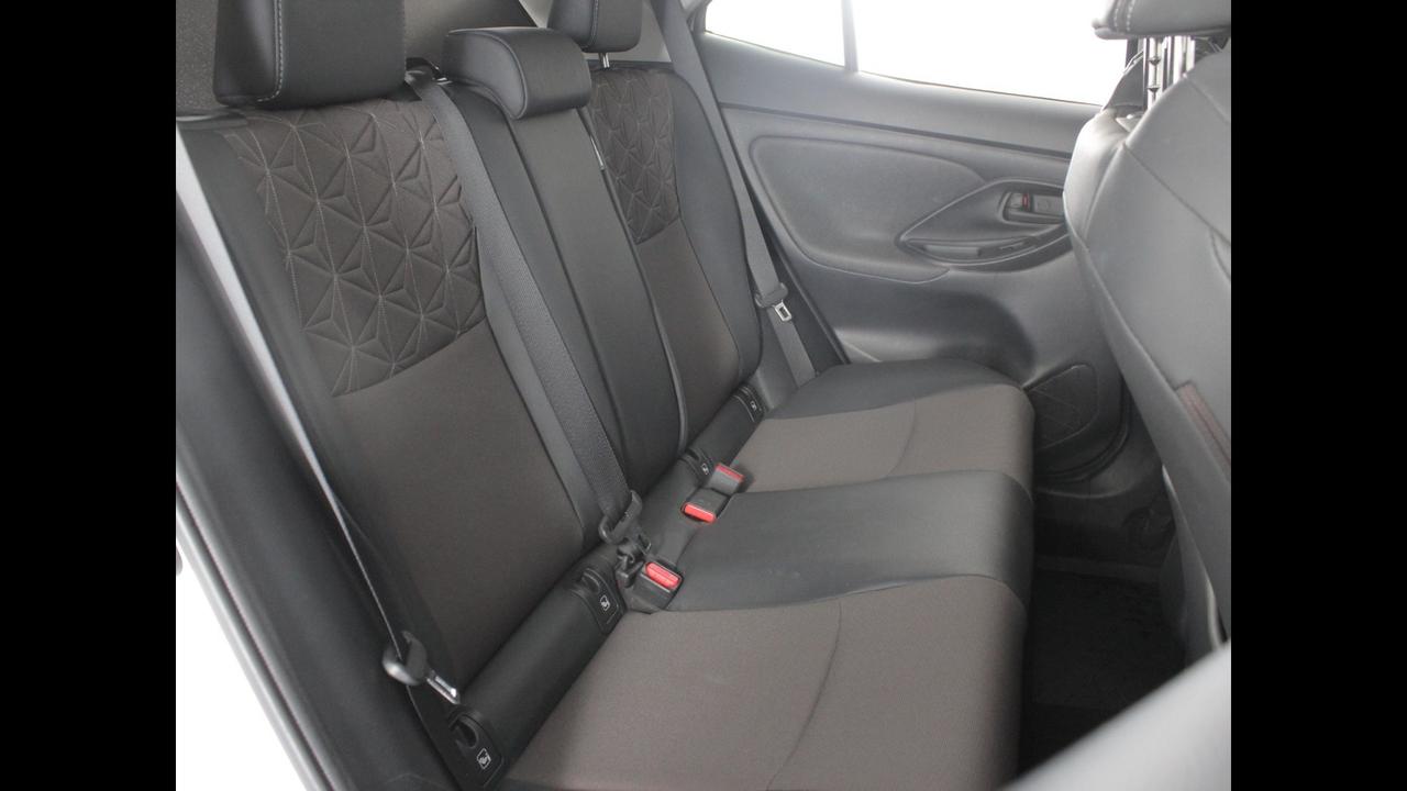 TOYOTA Yaris Cross - Yaris Cross 1.5h Lounge fwd 116cv e-cvt