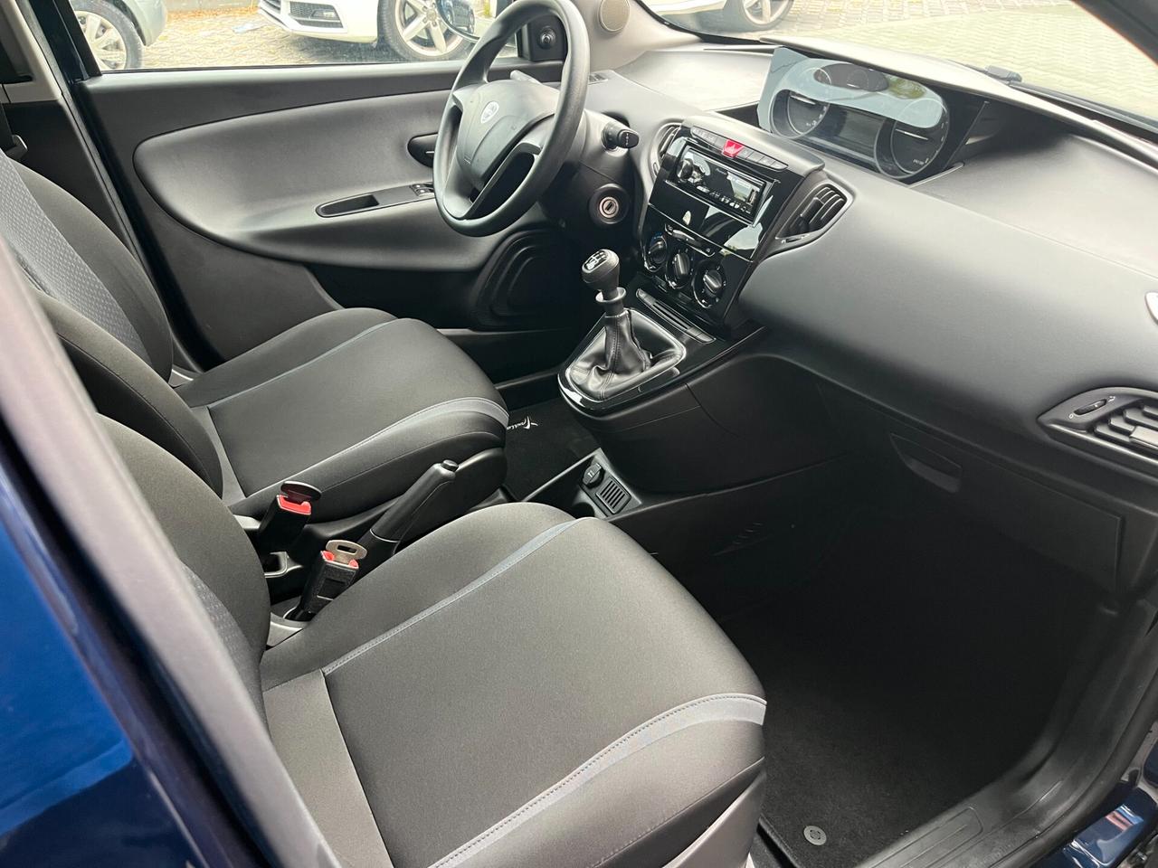 Lancia Ypsilon 1.2 69 cv Silver solo 30.000 km