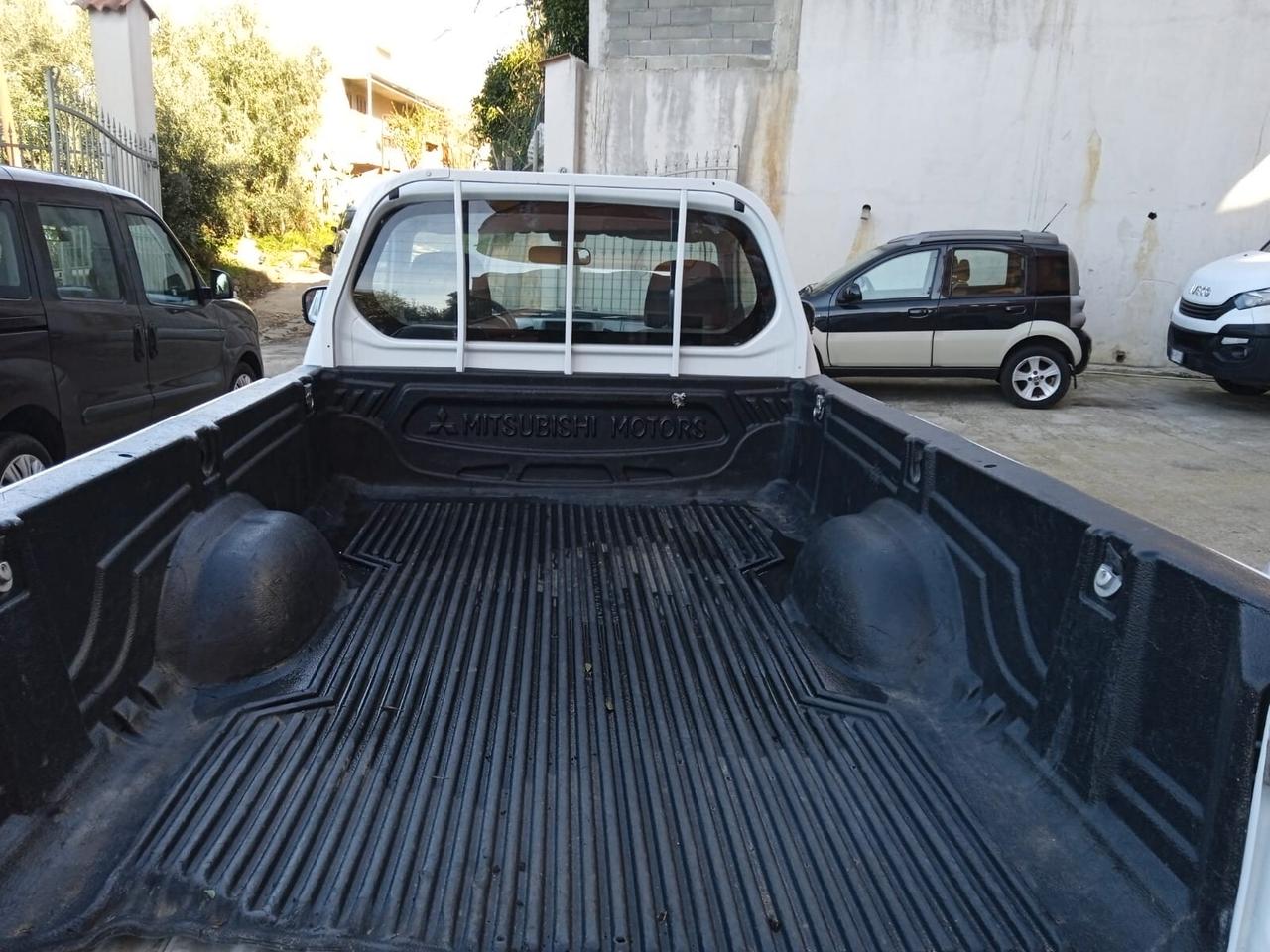 Mitsubishi L200 2.5 DI-D 4x4 2 porte 190000KM