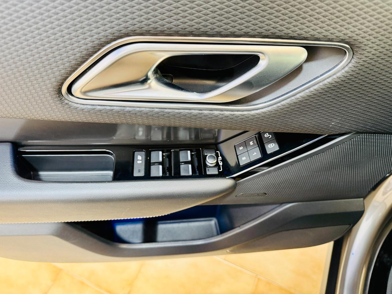 Range Rover Velar 2.0D 180 CV CarPlay - APPROVED