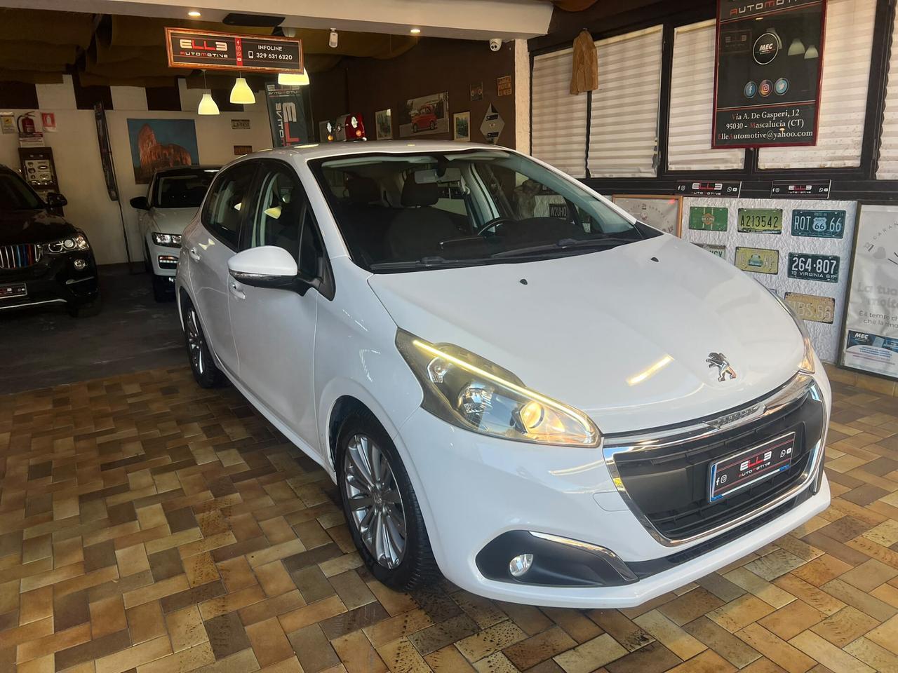 Peugeot 208 1.6 HDi 75 CV 10/2015