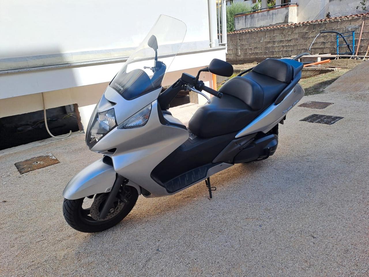 Honda Silver Wing 400 solo 33000 km