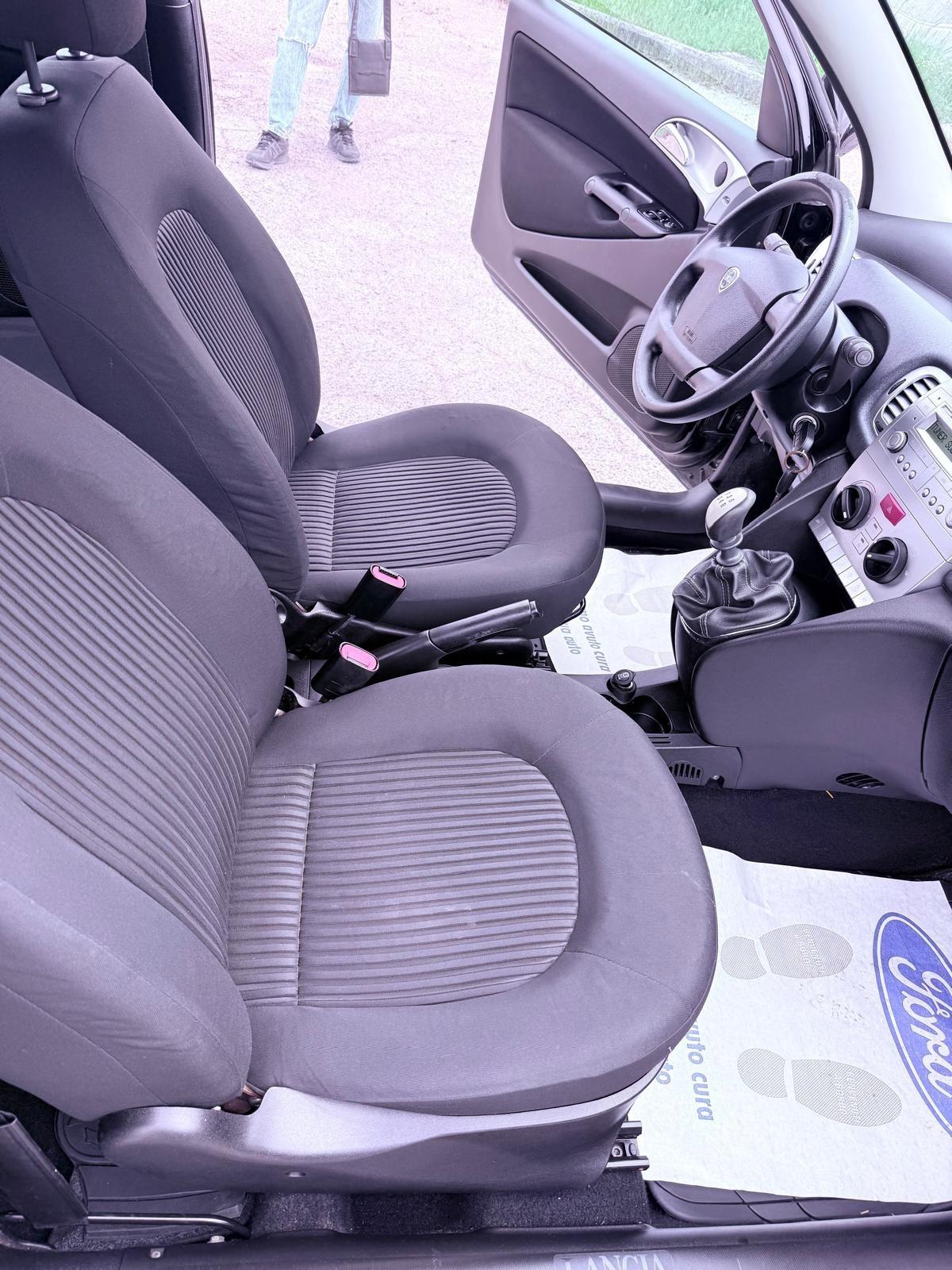 Lancia Ypsilon 1.2 69 CV Ok neopatentati