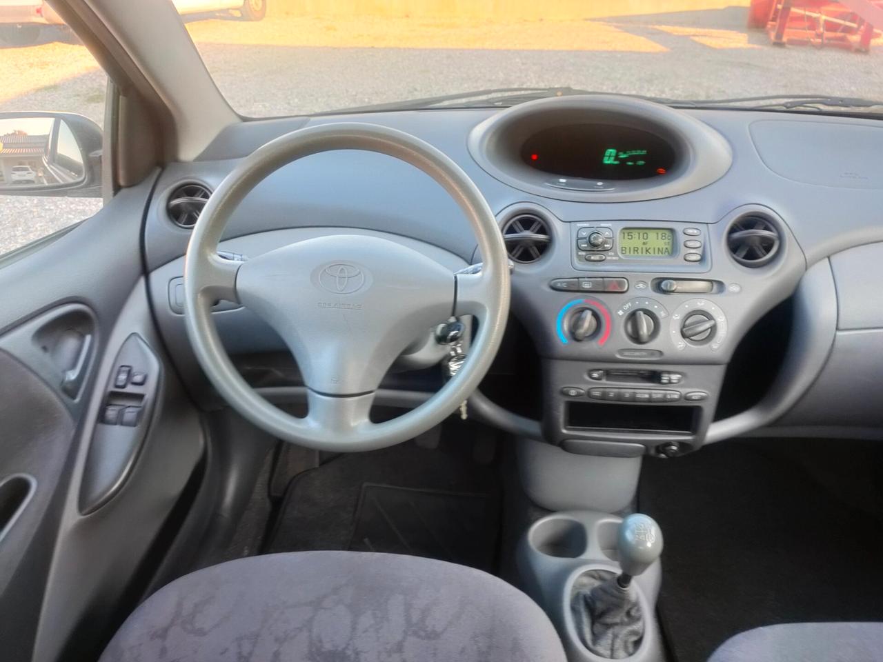 Toyota Yaris 1.0i 16V cat 5 porte