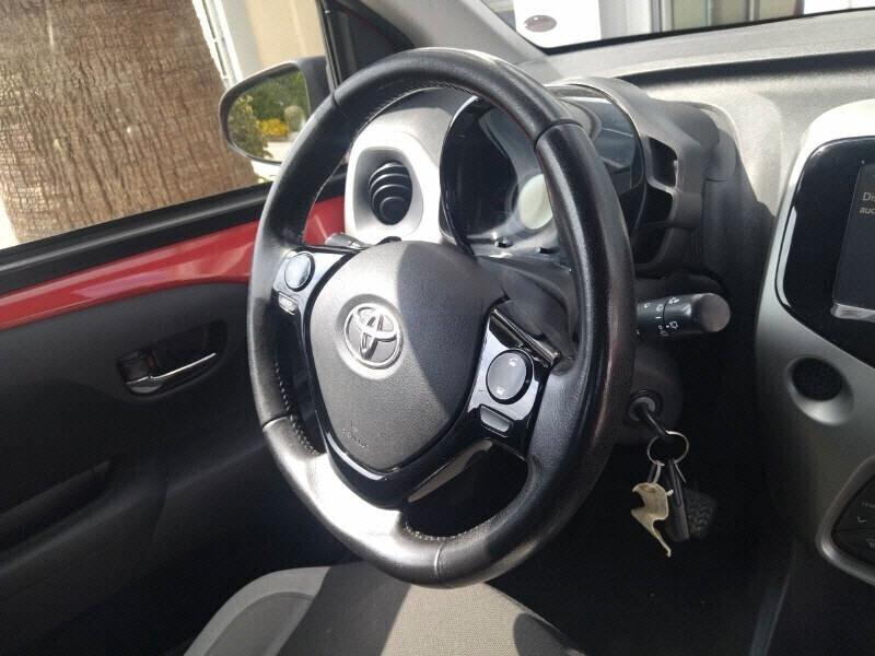 Toyota Aygo 1.0 VVT-i 69 CV 5 porte x-play TSS MMT