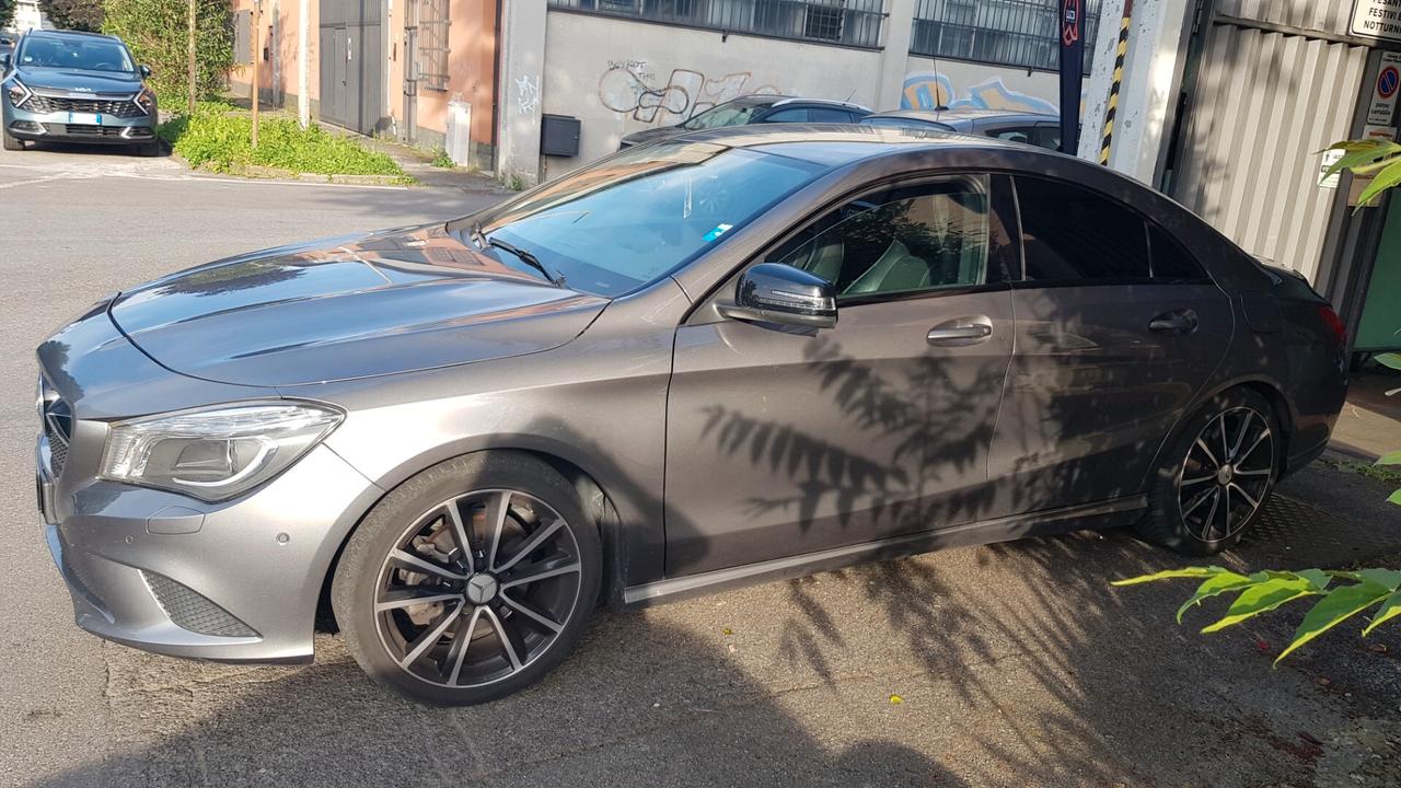 Mercedes-benz CLA 180 BLACK LINE UNI PRO!!!