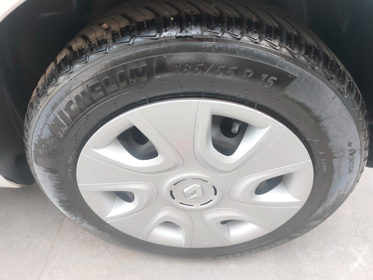 Renault Clio 1.2 BENZINA E GPL DI SERIE