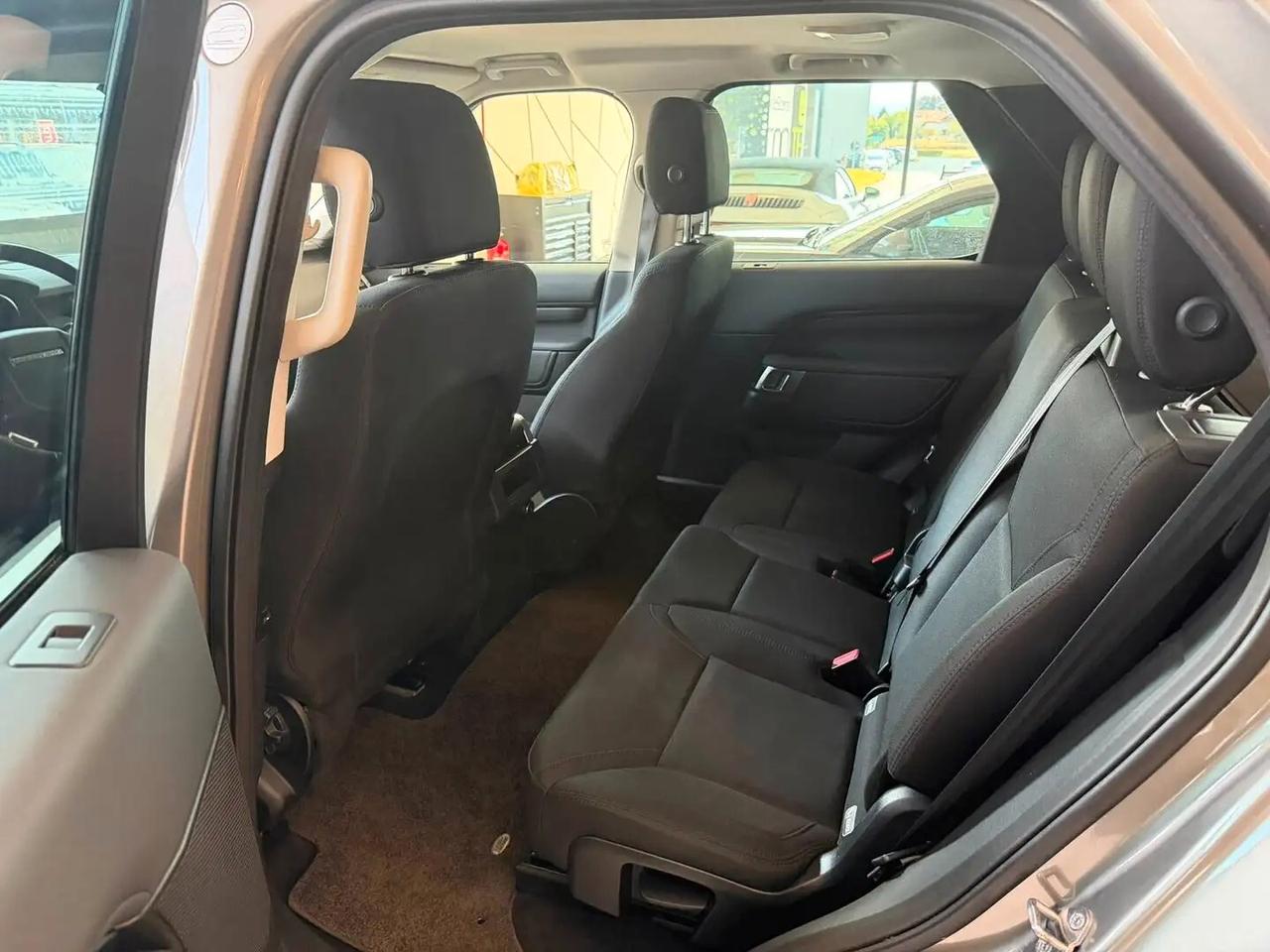 Land Rover Discovery 2.0 SD4 240 CV S 7 posti