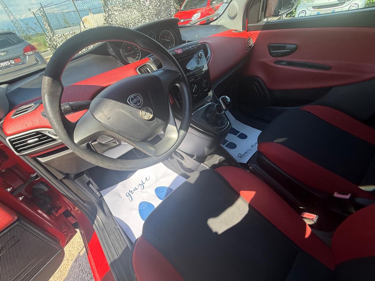 Lancia Ypsilon 0.9 TwinAir 85 CV 5 porte S&S Gold