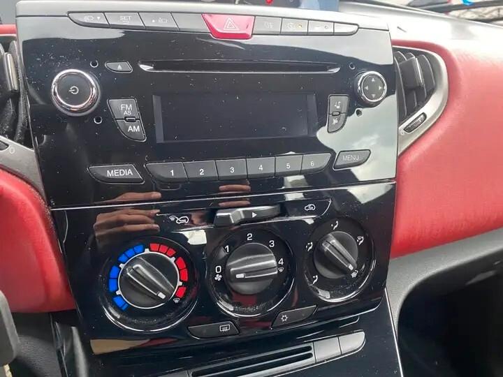 Lancia Ypsilon 1.2 Silver