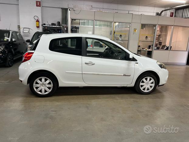 Renault Clio 1.2 tenuta molto bene!!!