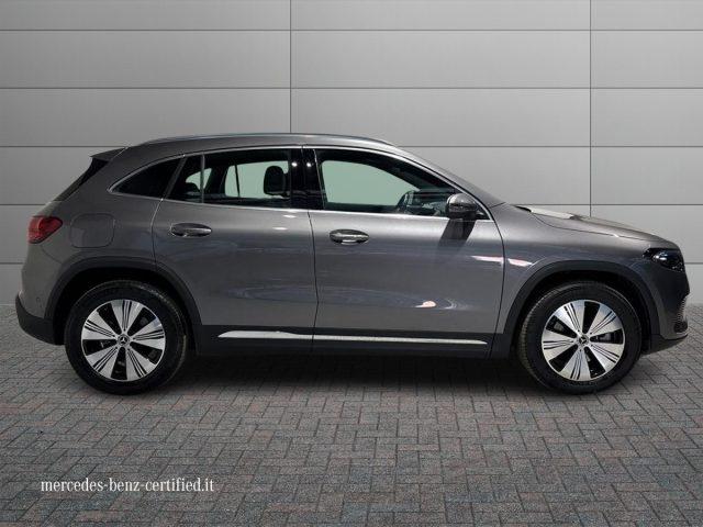 MERCEDES-BENZ EQA 300 4Matic Progressive