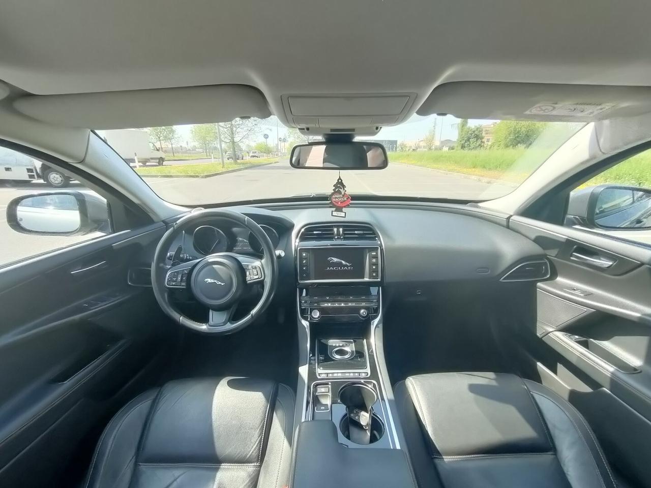 JAGUAR XE XE 2.0d Pure Business edition 180cv auto