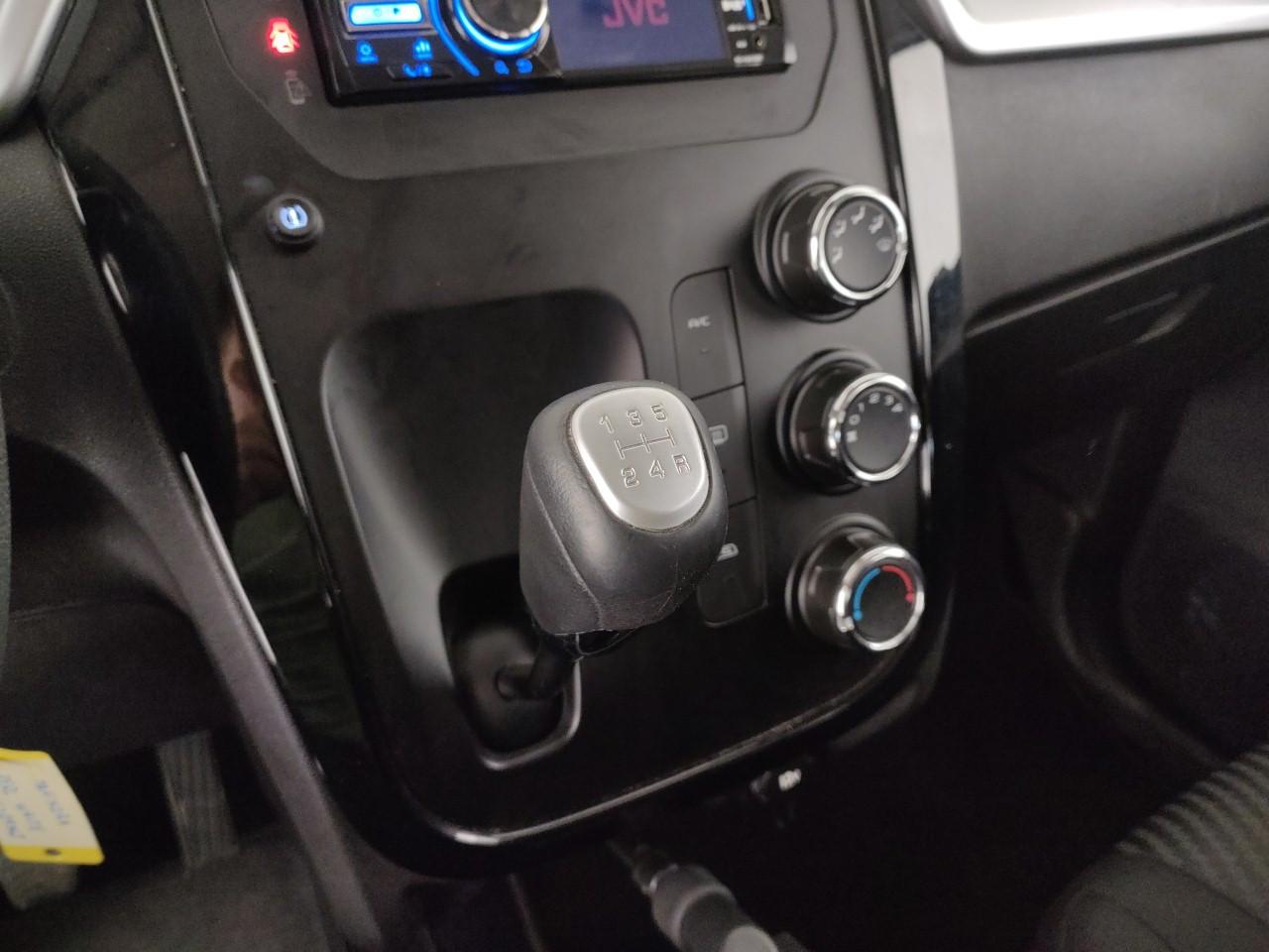 MAHINDRA KUV100 1.2 K6+