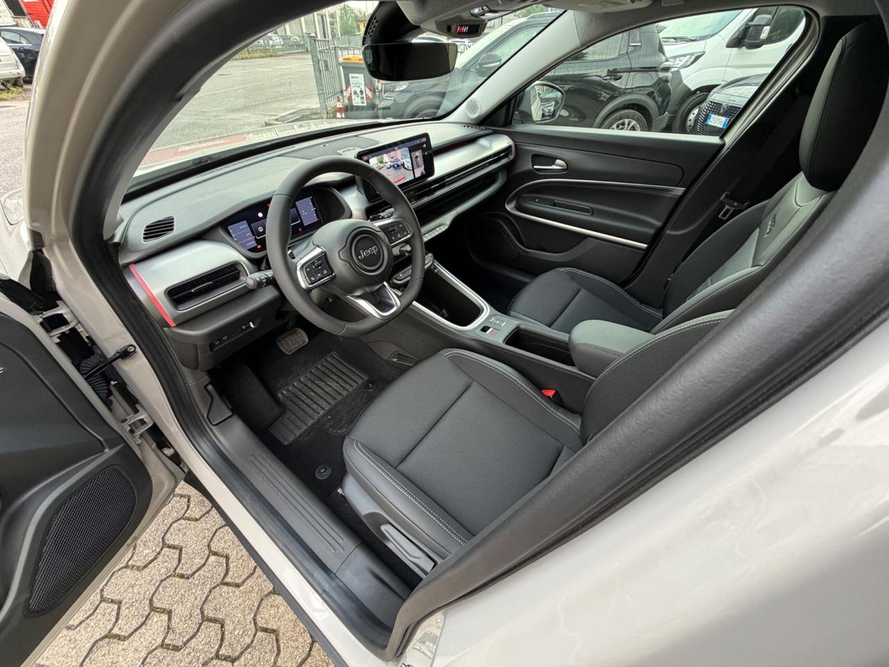 Jeep Avenger 1.2 Turbo 100 CV MHEV Summit