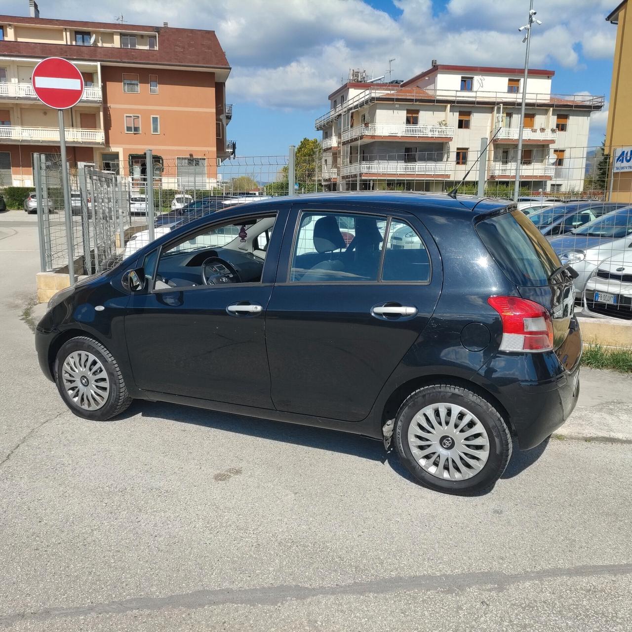 Toyota Yaris 1.0 5 porte Sol