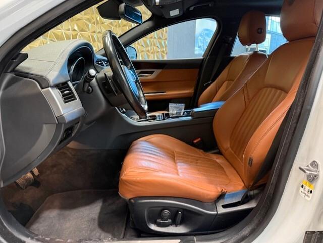 Jaguar XF 2.0 D 180 CV AWD aut. Prestige