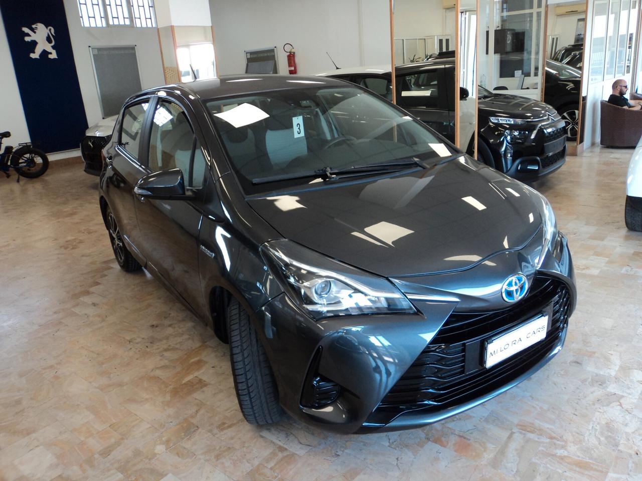 Toyota Yaris 1.5 Hybrid 5p. Cool
