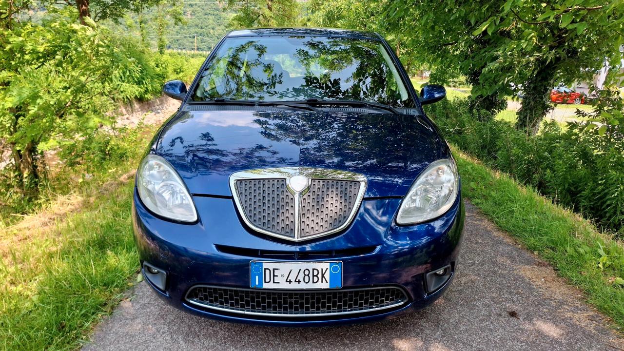 LANCIA YPSILON 1.3MTJ NEOPATENTATI