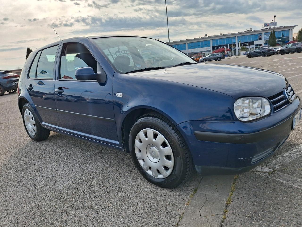 Volkswagen Golf 1.4 BENZINA-SOLO 81mila KM.