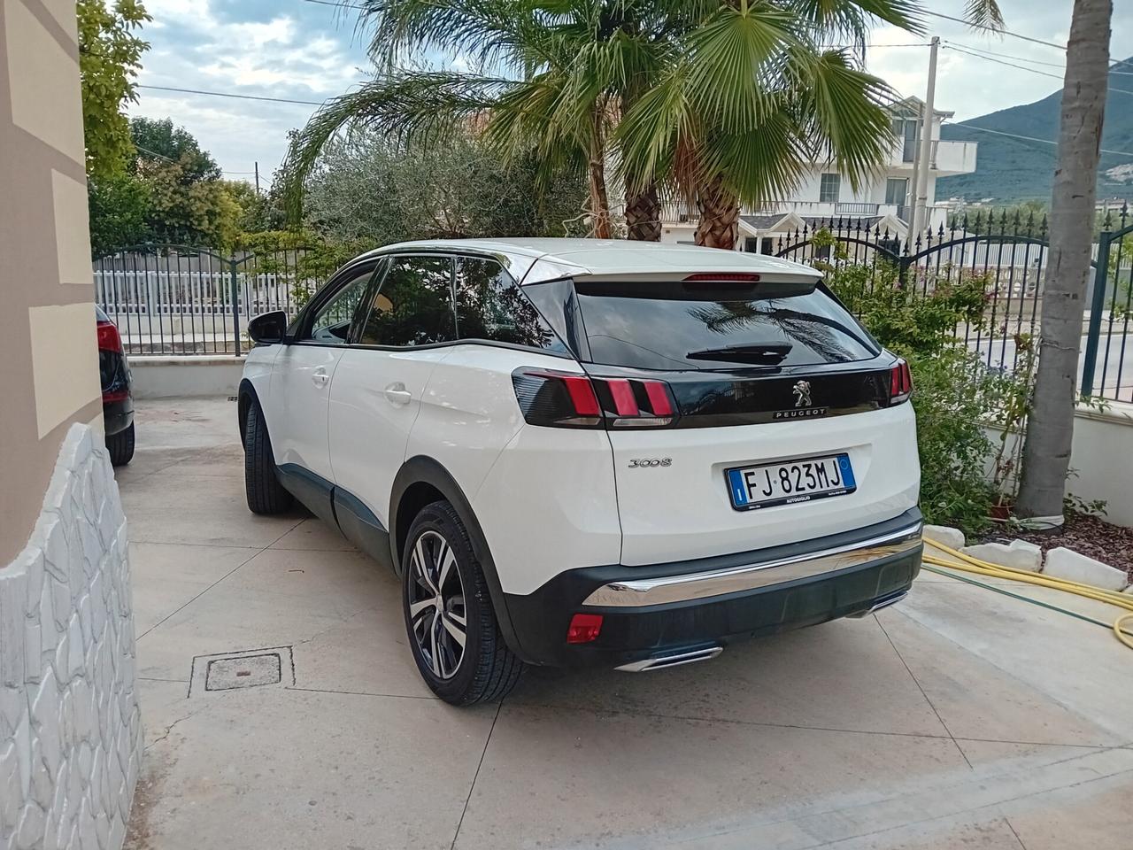 Peugeot 3008 BlueHDi 130 S&S Allure