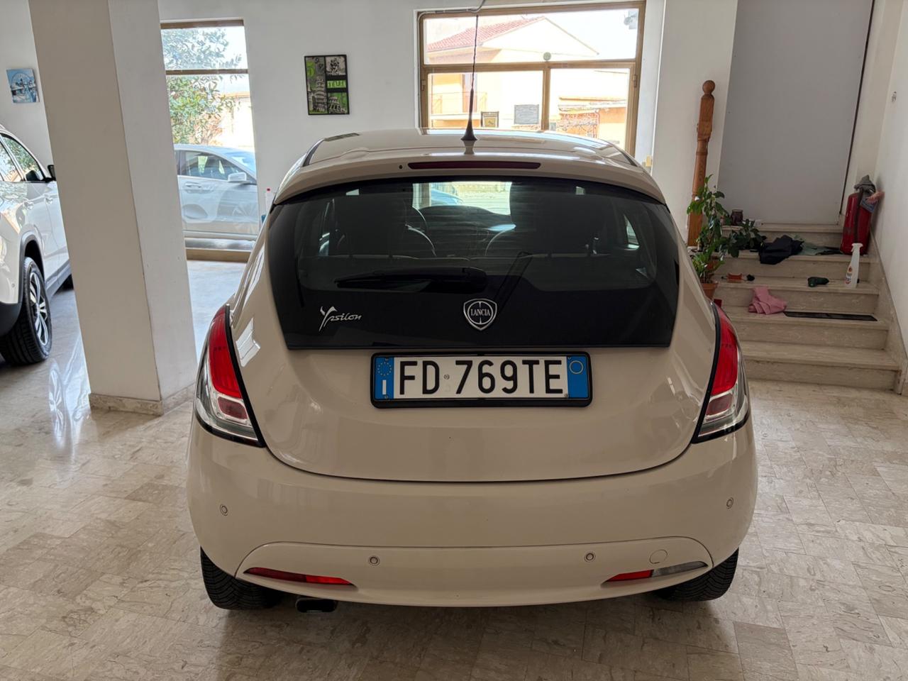 LANCIA YPSILON 1.2 69 CV 5 PORTE PLATINUM