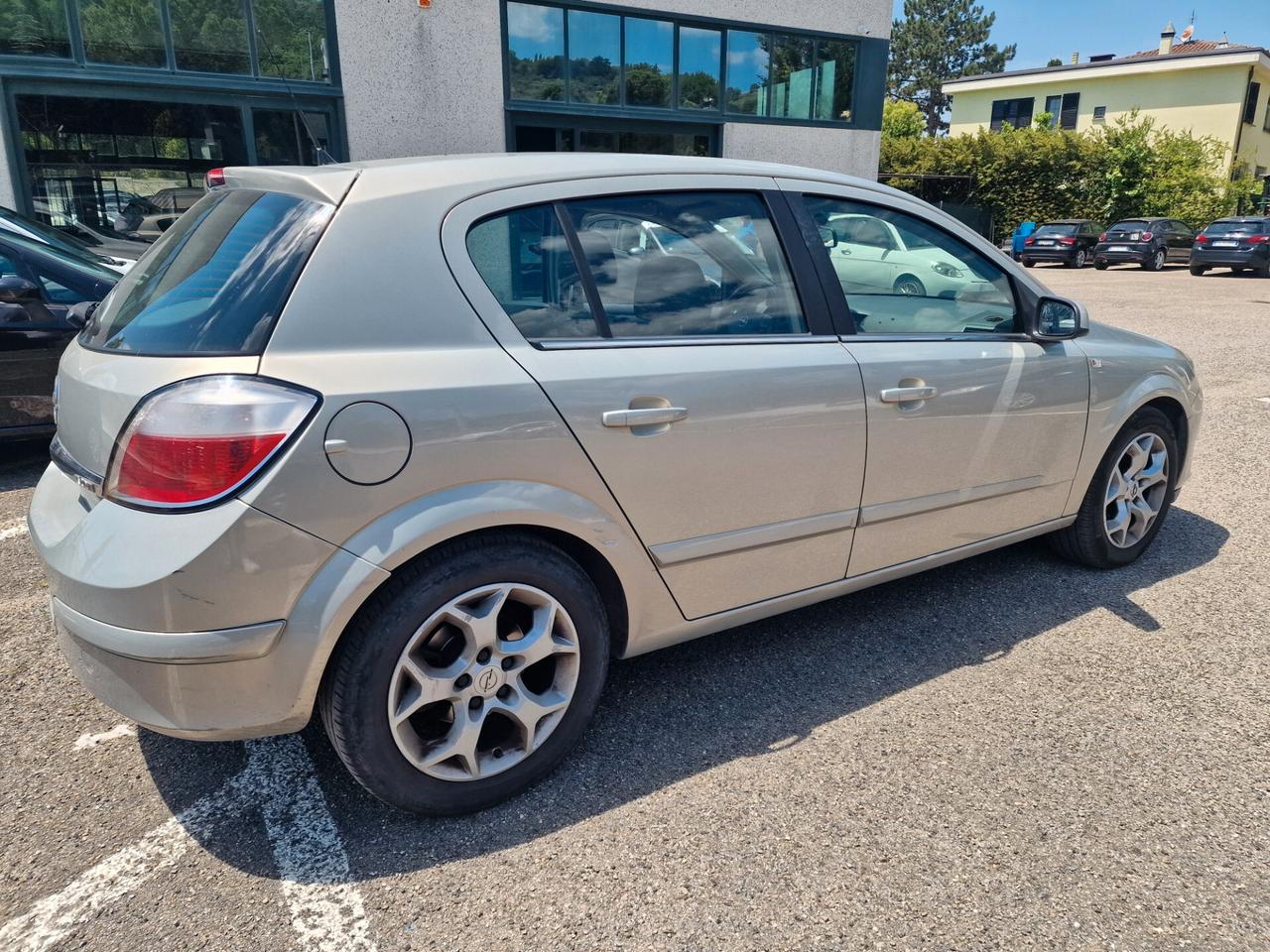 Opel Astra 1.7 CDTI 101CV 5 porte Cosmo
