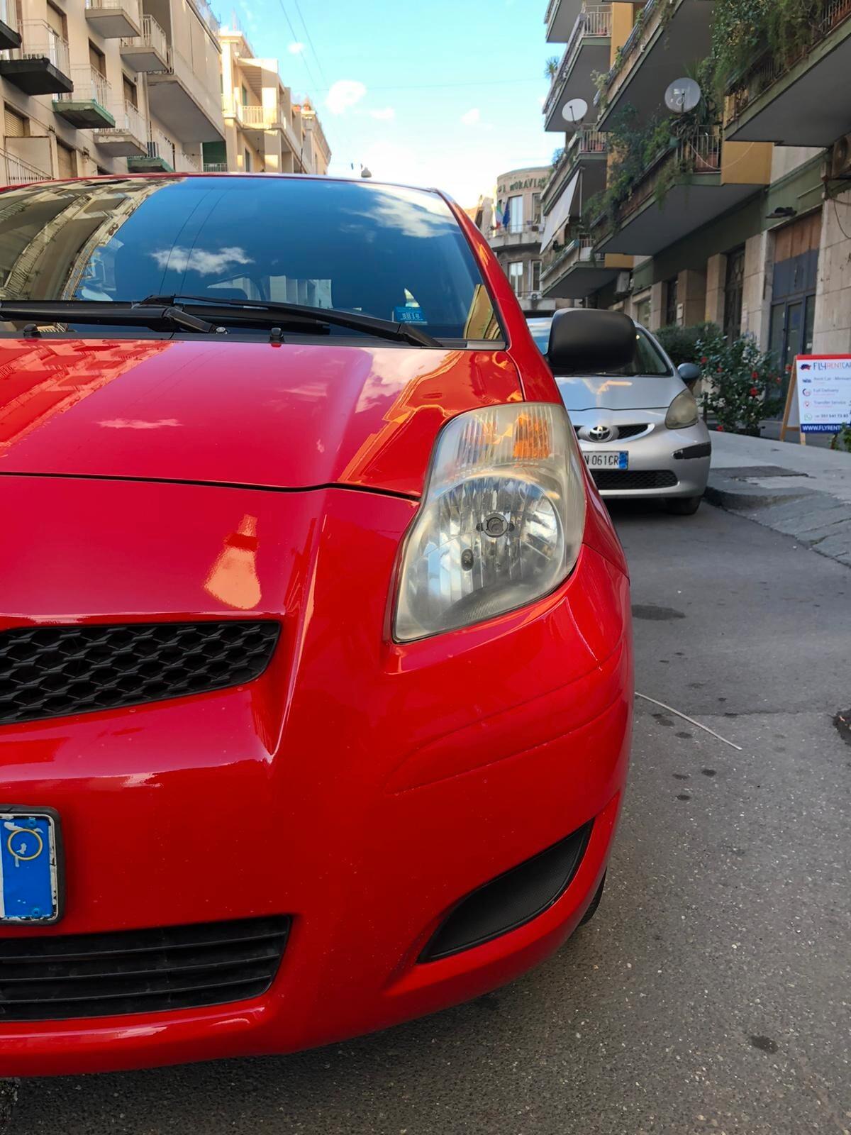 Toyota Yaris 1.0 5 porte