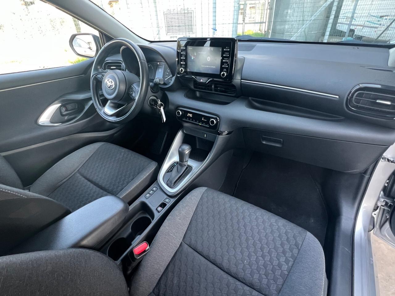 Toyota Yaris 1.5 Hybrid 5 porte Business FINANZIABILE