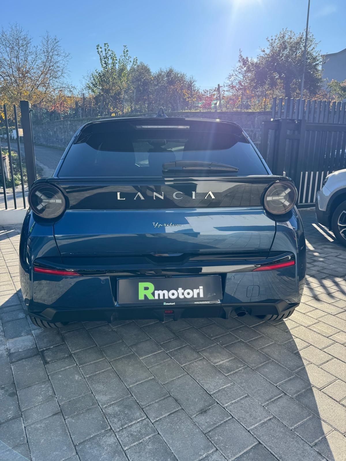 Lancia Ypsilon Hybrid e-DCT LX