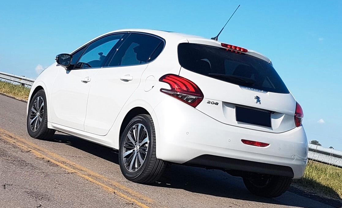 PEUGEOT 208 Allure Navi - 1.6 BlueHDi 75cv EURO6