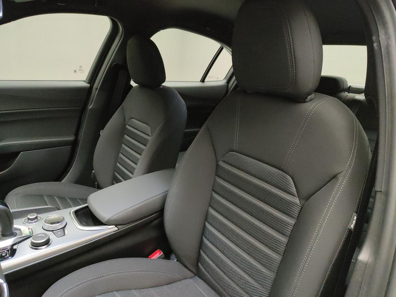 ALFA ROMEO Giulia 2023 2.2 TD 160CV SPRINT AT8